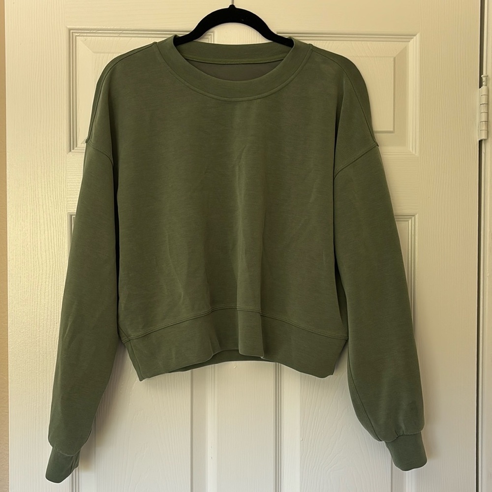 Lululemon crop sweatshirt